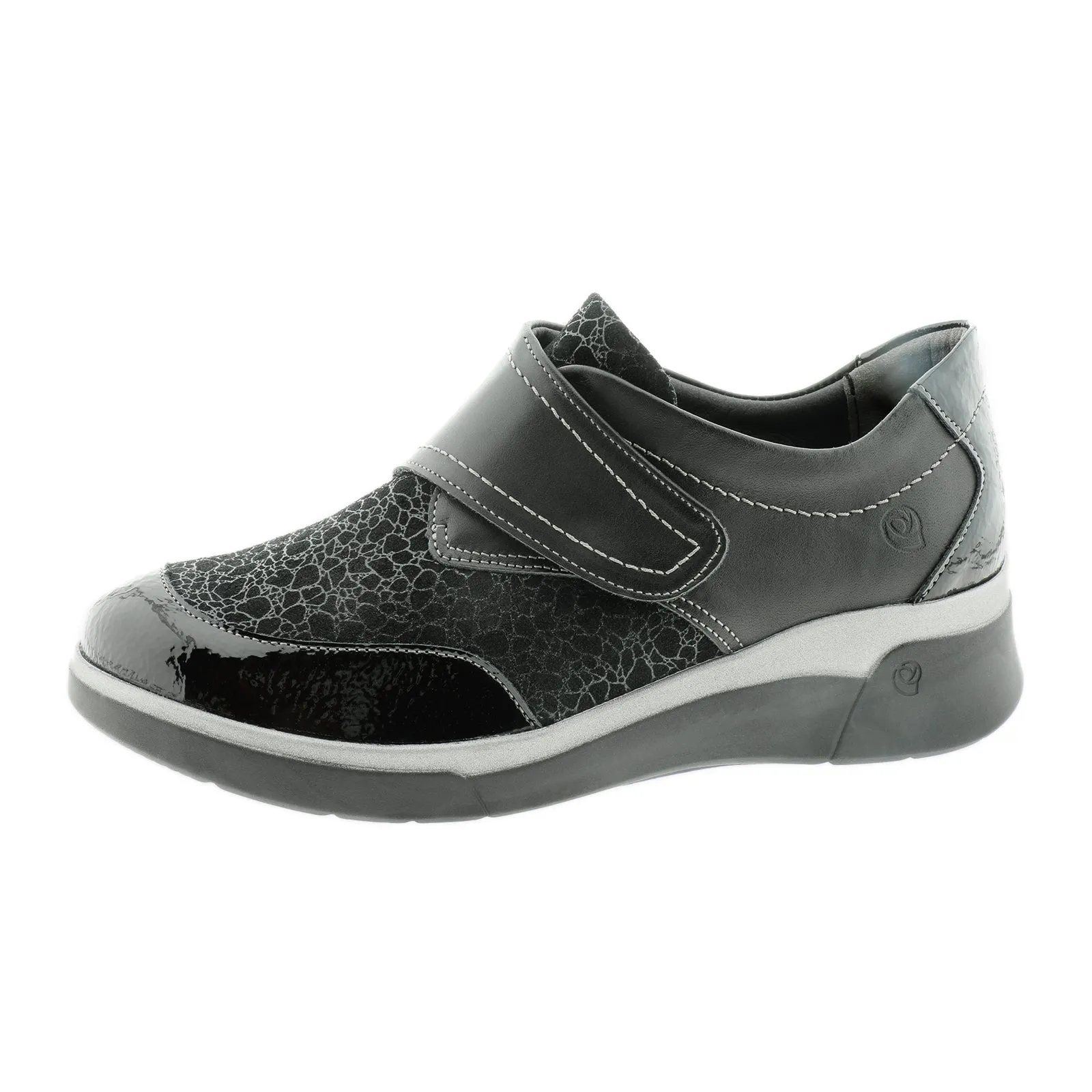 Suave Maderia Slip On (Women) - Black 2